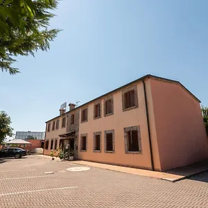 Le Corti Ferrara