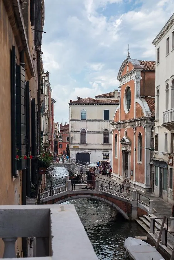 Bed & Breakfast B&B Ca Del Poeta Venice Italy